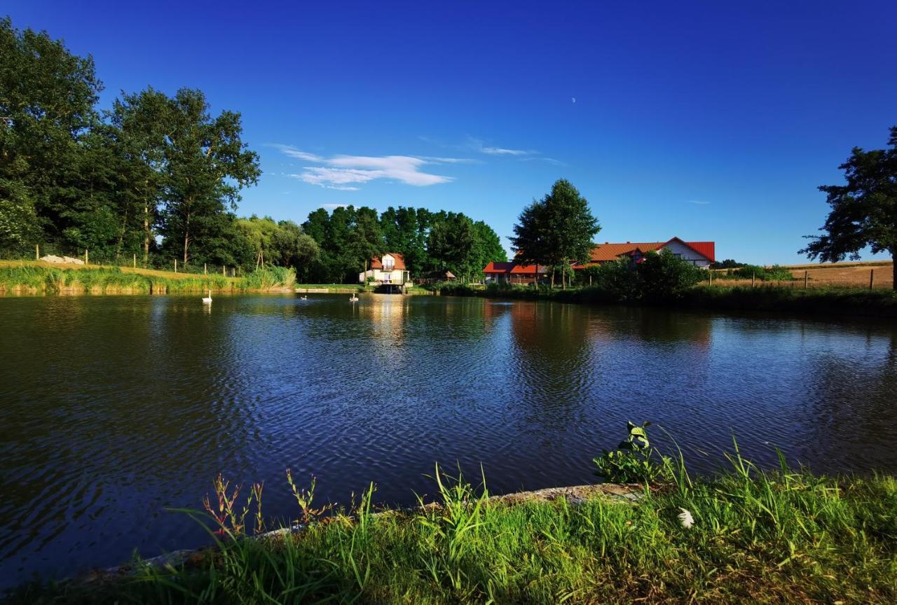 Vila Agrowczasy Nad Stawem Gartatowice Exteriér fotografie
