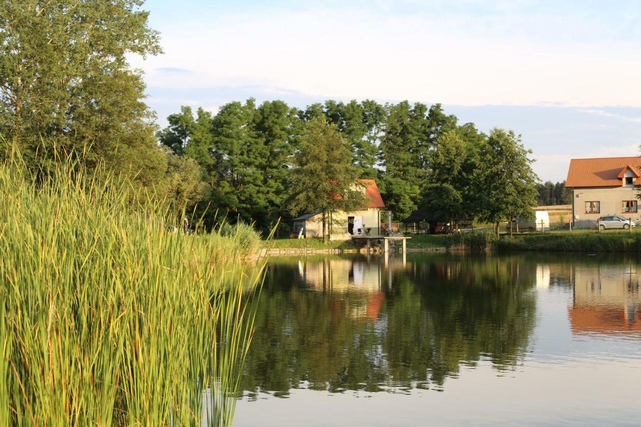 Vila Agrowczasy Nad Stawem Gartatowice Exteriér fotografie