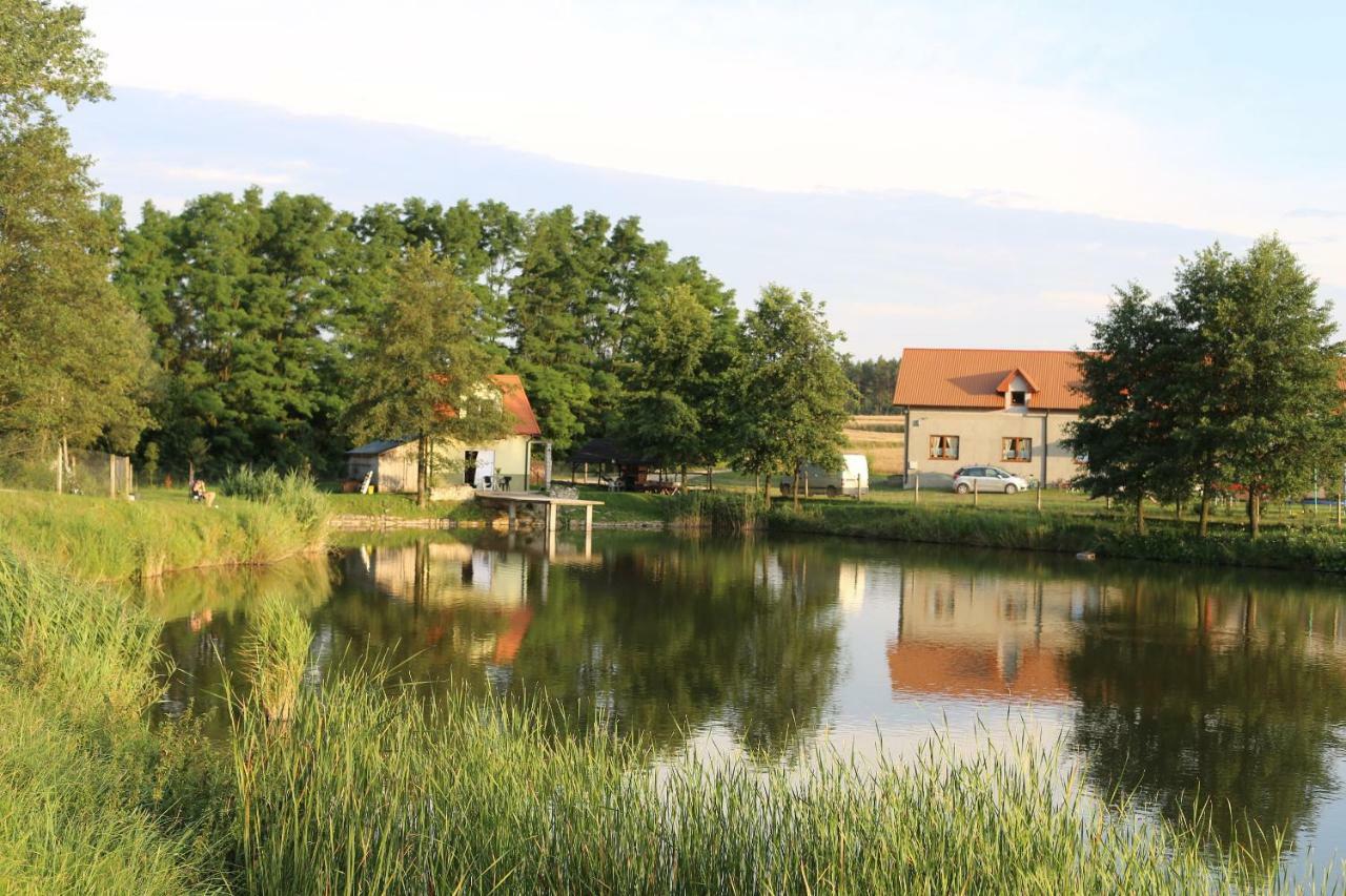 Vila Agrowczasy Nad Stawem Gartatowice Exteriér fotografie