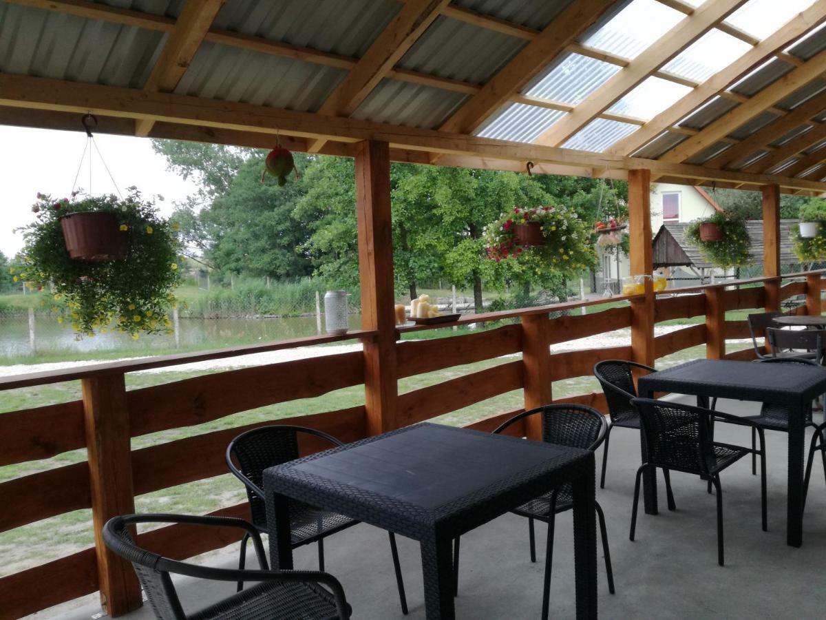 Vila Agrowczasy Nad Stawem Gartatowice Exteriér fotografie
